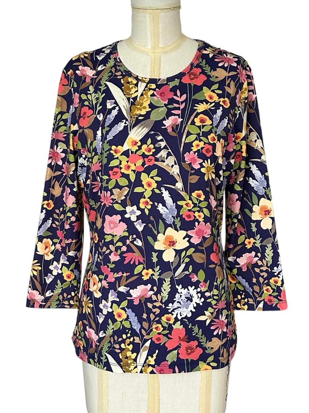 J. McLaughlin Women’s Signature Tee Navy Floral Catalina Cloth Top Size Large